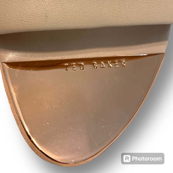 NWOB Ted Baker Sheah Sandal in Nude / Rose Gold, size 8.5 US - Picture 13 of 16